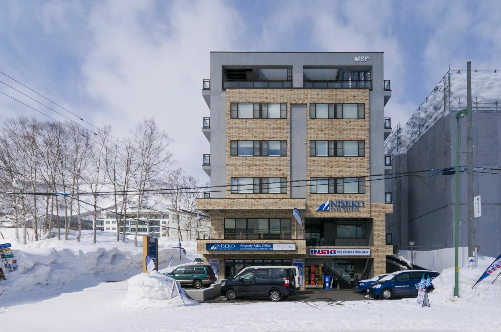 Mountainside Palace Куттян Экстерьер фото